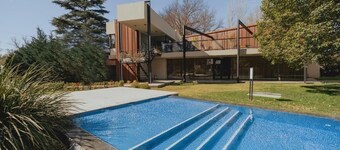 Boutique Experience | 3 Family-friendly Units | 2.2 Mi to San Martin Monument