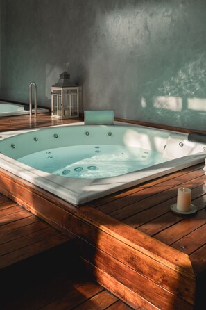 Interior - Luxury Getaway | 3 Units | Heated Indoor Pool and Daily Buffet Breakfast (Río Cuarto)