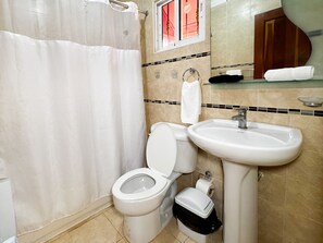 Handtücher, Seife, Toilettenpapier