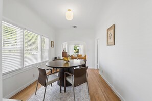 Dining - Storybook Character Home near the Studios (Burbank)