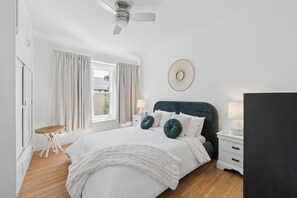 WiFi, bed sheets - Storybook Character Home near the Studios (Burbank)