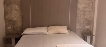 Cozy 1-bedroom bed & breakfast in lovely Tambon Karon with AC
No window.