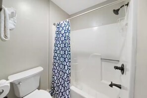 Hair dryer, towels, shampoo - West End, Beautiful Ocean Views, Across From Beach, Pool (Panama City Beach)