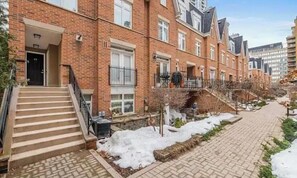 Exterior - Renovated, Spotless 2BR Townhouse: Private Patio, Parking & by Subway! (Toronto)