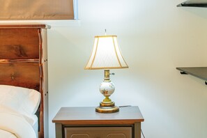 4 bedrooms, in-room safe, iron/ironing board, free WiFi