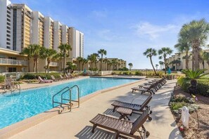 A heated pool - 🦩Book Me Baby! Serenity at Silver Dunes🦩 (Destin)