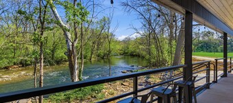 Modern creekside cabin on 32 private acres. 15 minutes from Buffalo Trace!