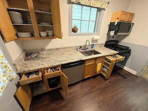 Private kitchen - Gettysburg York Street Retreat.3 bedroom house 5 blocks from Lincoln Square. (Gettysburg)