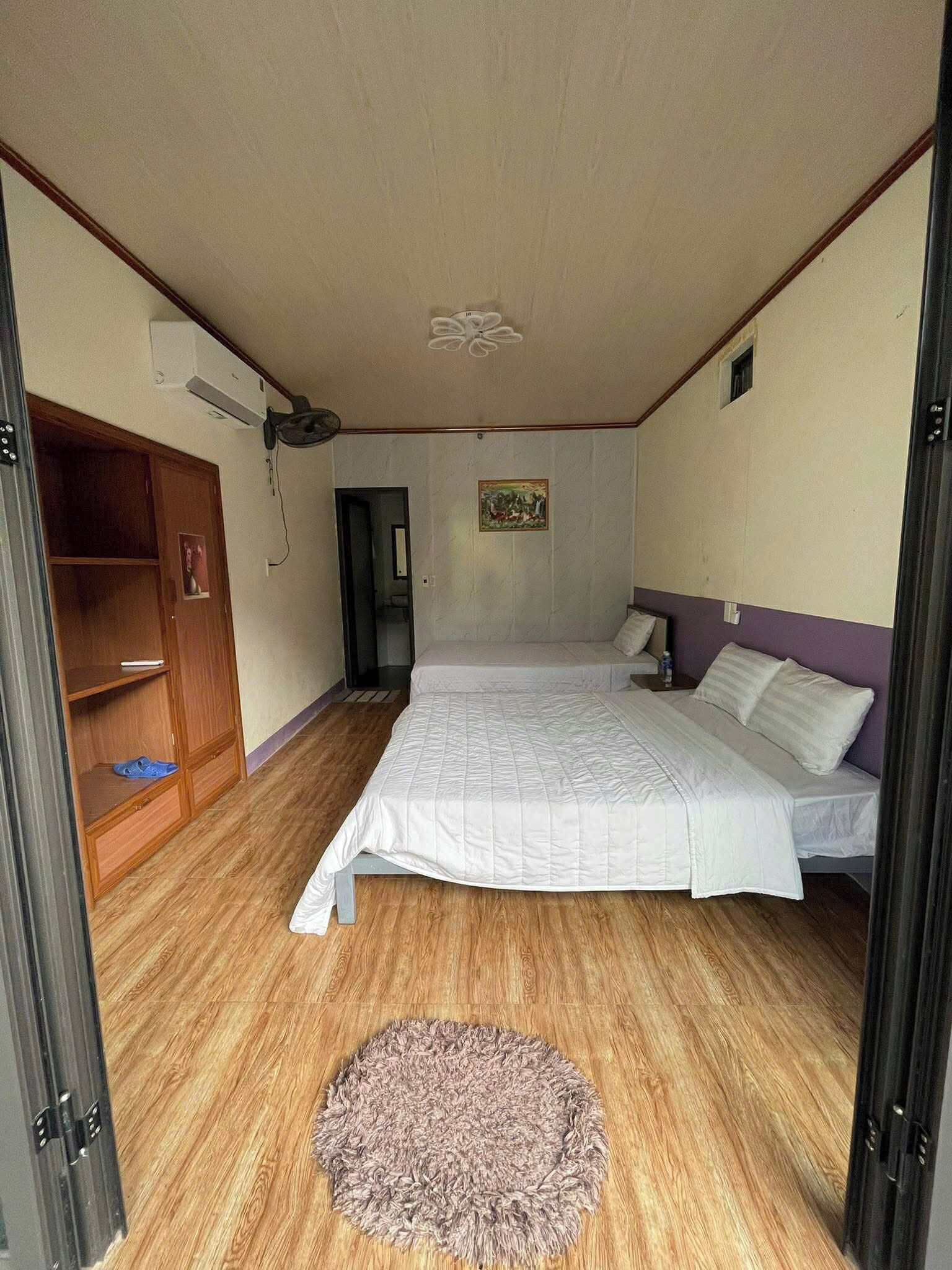 Deluxe Room, Balcony, River View | Desk, free WiFi, wheelchair access