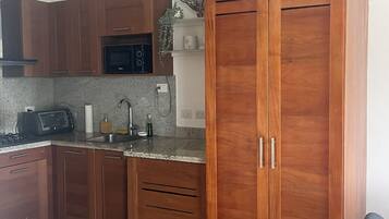 Microwave, stovetop