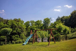 Children’s area - Modern home with jacuzzi, sauna, wellness and kids’ playground (Grabrovnik)