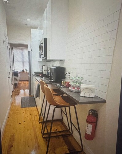Modern Brownstone Private 1-Bedroom Apartment Near Times Square – Private, Cozy