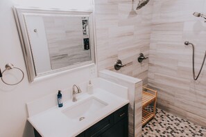 Hair dryer, towels - Serene Haven 3BR 2BA (Nederland)