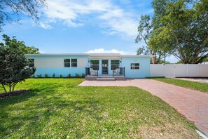 Exterior - Historic Charm Near St. Pete Beach & Downtown with Arcade Games and Karaoke! (St. Petersburg)