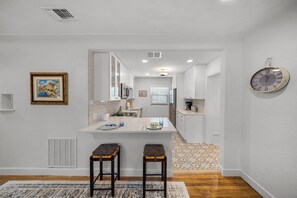 Private kitchen - Historic Charm Near St. Pete Beach & Downtown with Arcade Games and Karaoke! (St. Petersburg)