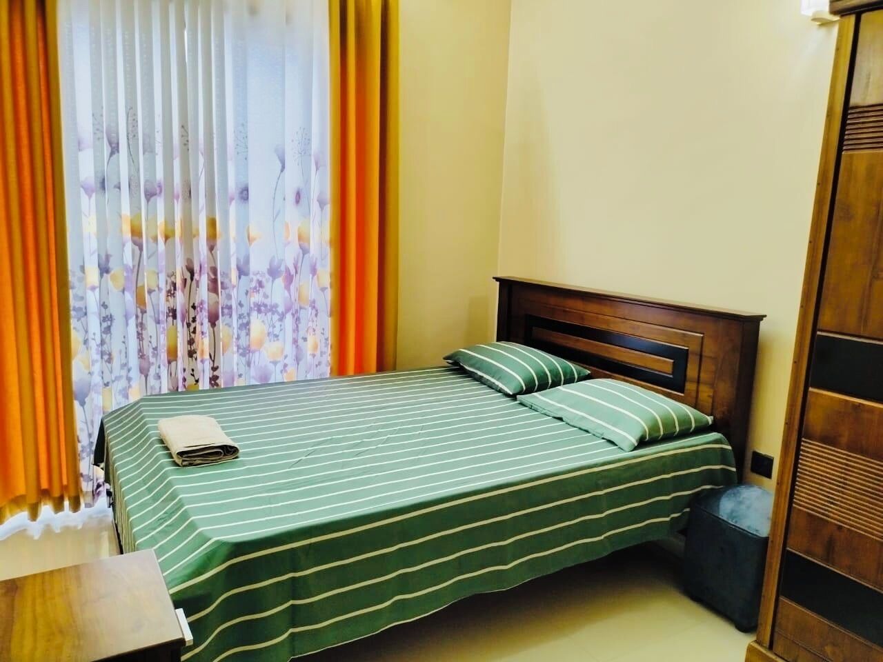 4 Schlafzimmer, Zimmersafe, Bügeleisen/Bügelbrett, kostenloses WLAN