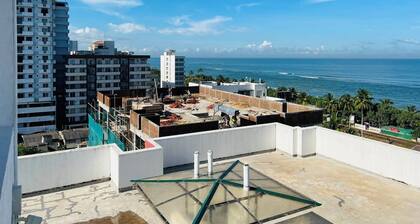 4BR,Spacious self contained apartment.03 min walk to beaches, relax , & enjoy