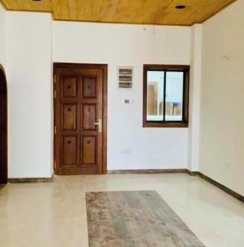 4BR,Spacious self contained apartment.03 min walk to beaches, relax , & enjoy 