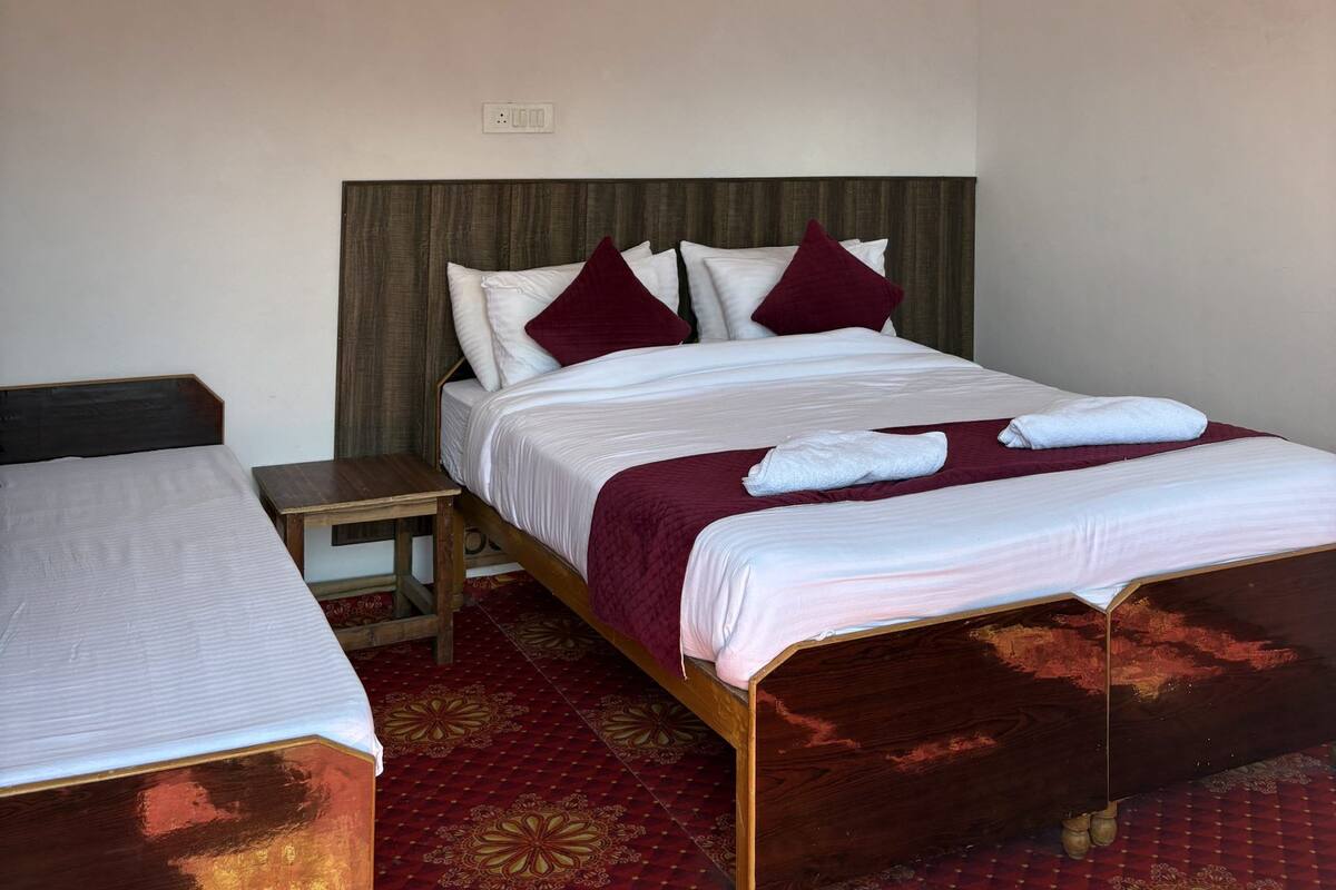 Luxury Triple Room, Balcony, Hill View