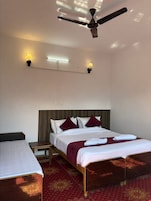 Luxury Triple Room, Balcony, Hill View