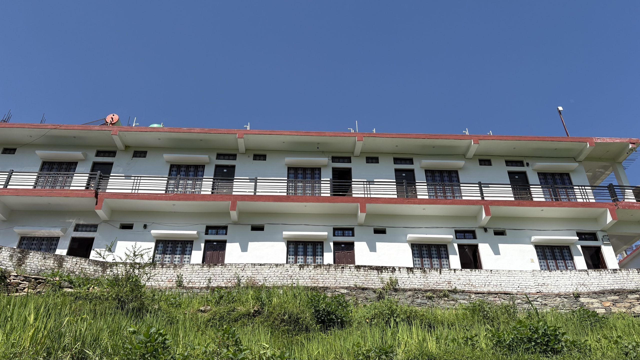 Tremannsrom – luksus, balkong, utsikt mot høyde | Eksteriør