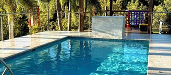 Private Romantic Cabin -Heated pool -Nature Escape