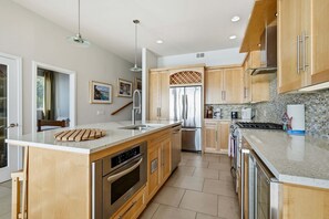 Fridge, microwave, oven, stovetop - Oceanfront 3BR Condo | Balcony, Fire Pit | Shared Beach | Sleeps 6 (Oceanside)