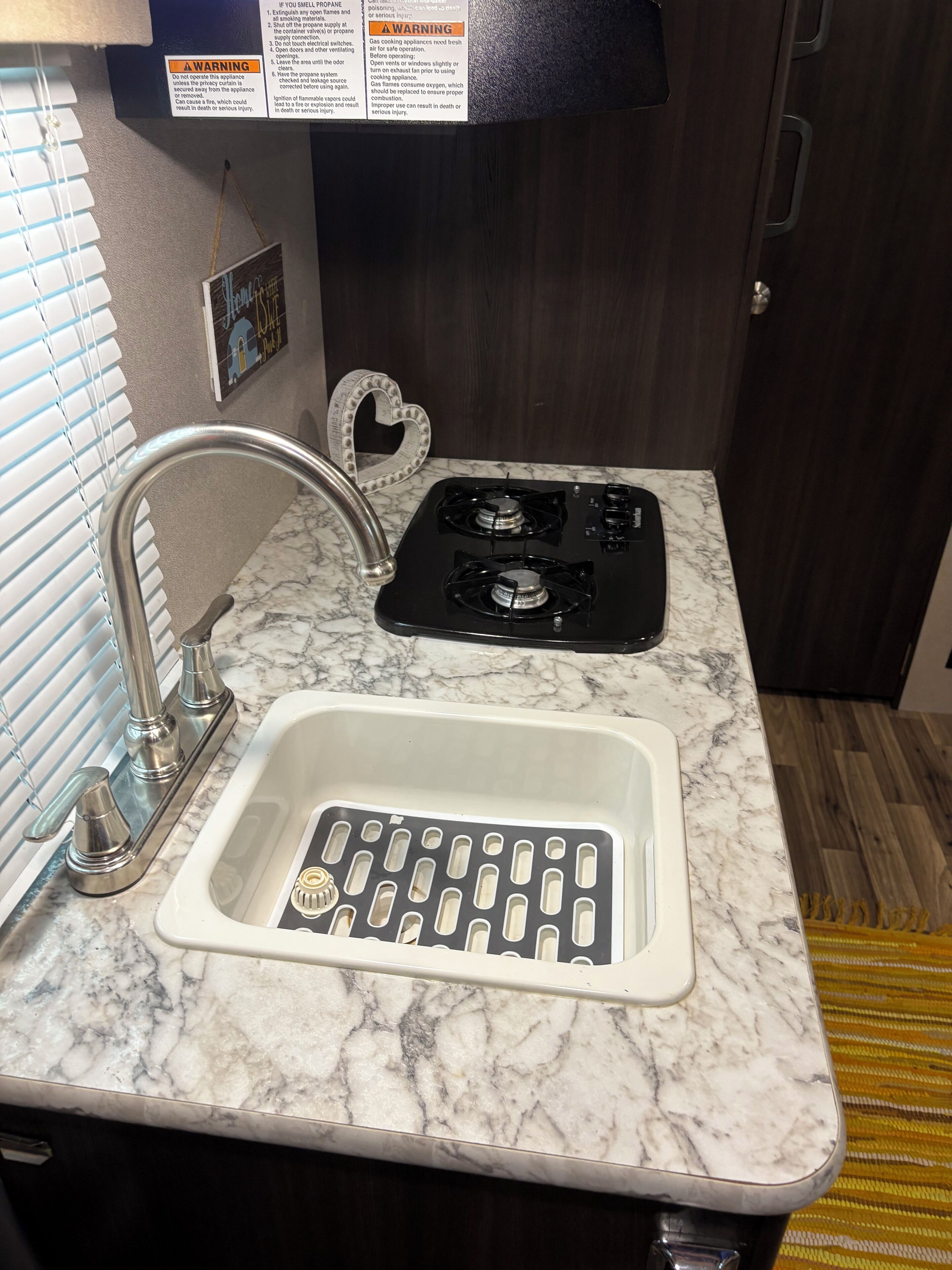 Fridge, microwave, stovetop, cookware/dishes/utensils
