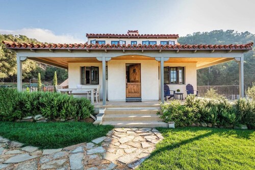 Modern Farmhouse in the Hills
