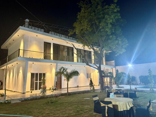 GoBravo Luxe Kapashera New Delhi