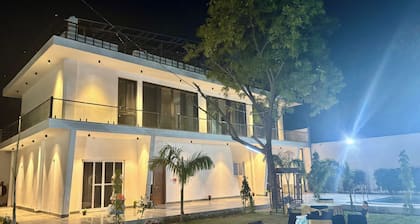 GoBravo Luxe Kapashera New Delhi