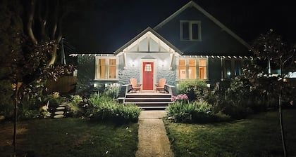By-The-Beach-House: Large Home in Prime Location
