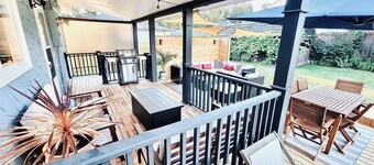 By-The-Beach-House: Large Home in Prime Location