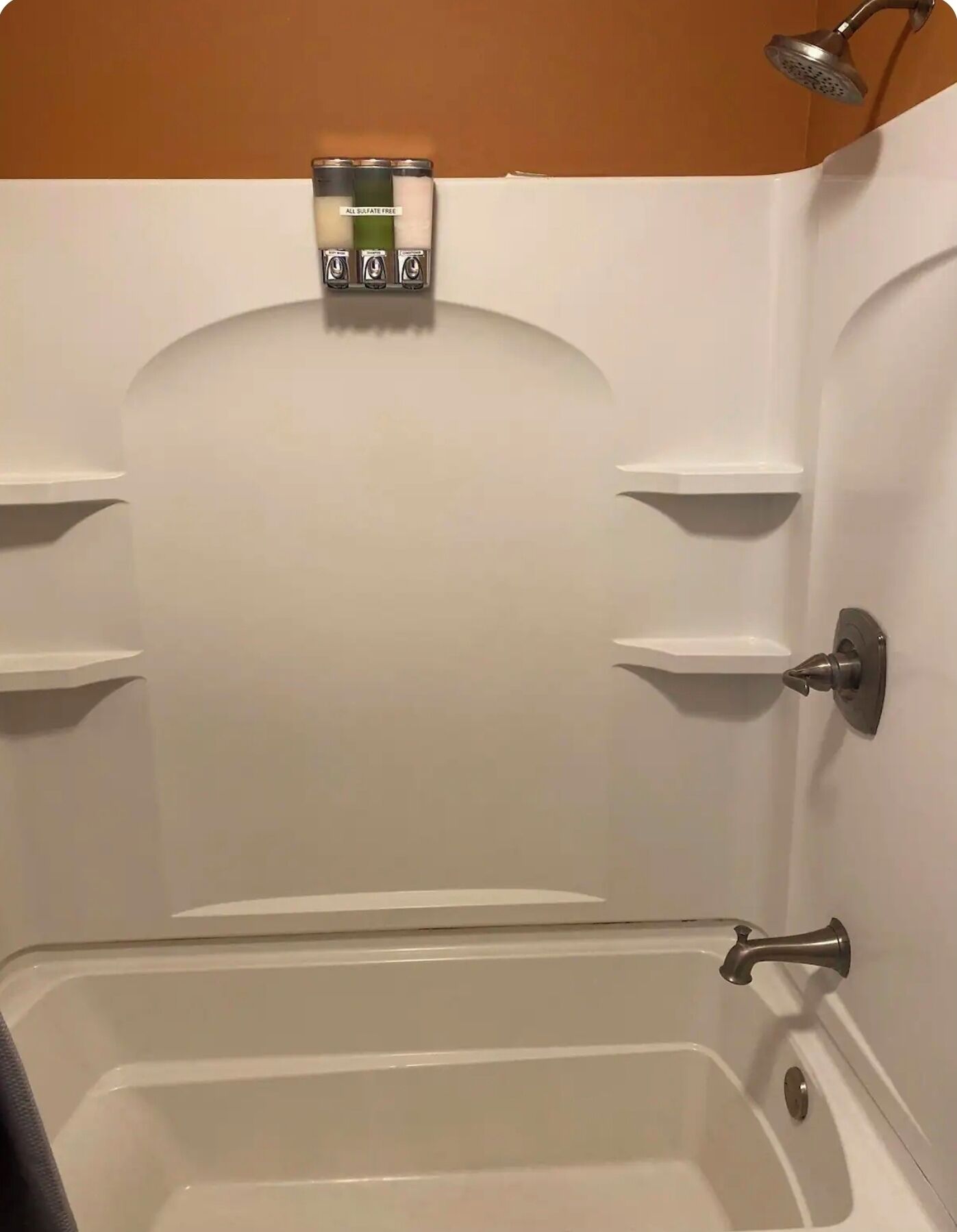 Hårtørrer, håndklæder, Sæbe, Toiletpapir