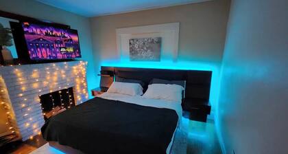 Spacious 5-bedroom all King and Queen beds. SU/Westcott center