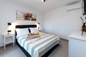2 bedrooms, WiFi - Villa with swimming pool and garden kitchen with barbecue (Grižane)