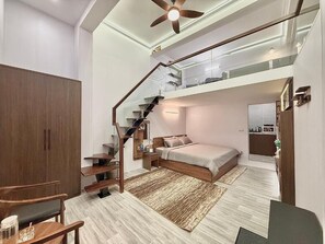 Basic Studio, Balcony - Happy Home - Hidden Gem Loft Old Quarter (Ha Noi)