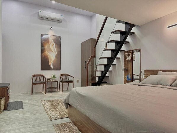 Basic Studio, Balcony - Happy Home - Hidden Gem Loft Old Quarter (Ha Noi)