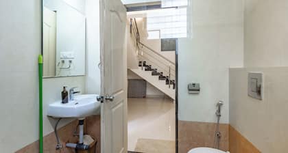 Elegant 2-Bedroom Duplex Apartment With 3 AC's In The Heart Of Benaulim