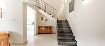 Elegant 2-Bedroom Duplex Apartment With 3 AC's In The Heart Of Benaulim
