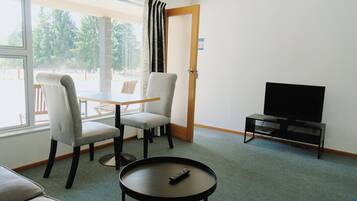 Comfort Apartment, Patio, Mountain View | Interior