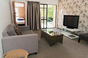 高級公寓, 2 間臥室, 山景