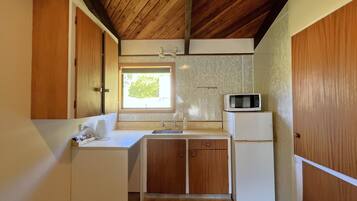 Economy Apartment, Patio, Garden View | Private kitchen