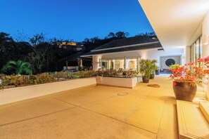 Terrace/patio - Seaview Own Pool Full-Time Maid V302 (Pa Klok)