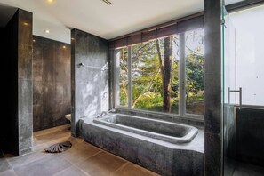 วิลล่า, ลานระเบียง | ห้องน้ำ