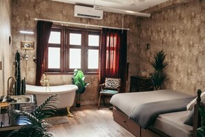 Basic-Studio, Balkon, Stadtblick