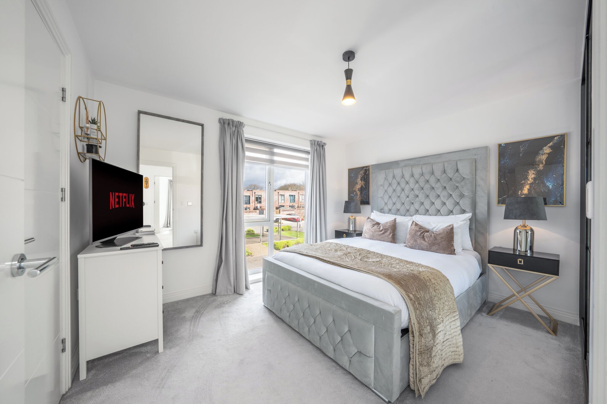 3 bedrooms, iron/ironing board, WiFi, bed sheets