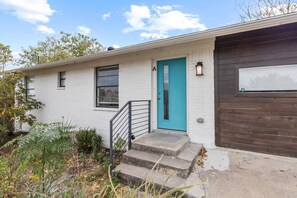 Exterior detail - Beautiful Apartment in the Heart of Hyde Park Austin (Austin)