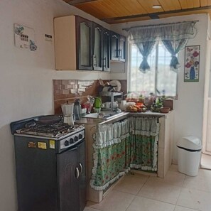 Oven, coffee/tea maker, electric kettle, cookware/dishes/utensils - Apartment Patty Cajicá (Cajicá)