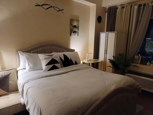 One of a Kind Rental Unit w/ Big Balcony